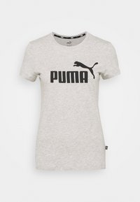 Ljusgrå t-shirt tillverkad av bomull med rundad halsringning, pryds av en framträdande svart "PUMA"-logga och en hoppande puma-grafik framtill.
