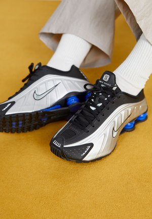 SHOX R4 - Trainers - black/metallic silver/racer blue