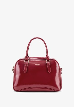 Sac à main en cuir vernis rouge avec double anses supérieures, accents en métal doré et une forme arrondie. Présente un détail de logo à l'avant.