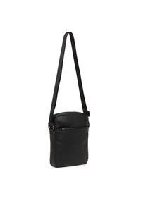 Borsa a tracolla nera in pelle con una texture liscia, una tasca anteriore con zip e una tracolla regolabile con logo embossato.