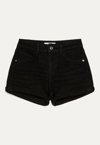 Černé džíny šortky s klasickým střihem, s ohrnutými lemy, pětiboxovým designem a předním zapínáním na knoflík. Měkká textura.