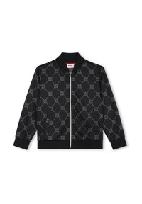 Veste bomber noire avec un motif de logo gris répétitif, fermeture éclair à l'avant, poignets et col côtelés, fabriquée en tissu lisse.