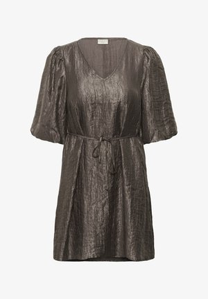 Pruun tekstuuriga lühike kleit V-de kolmnurgaga kaelusega, puhvkaeluse ja õlavarre pikkuse varrukatega ning õhukese sidumisvööga puusas.