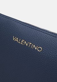 Valentino Bags SUPERMAN  - Borsa a tracolla - blue