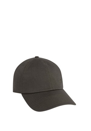 Gorra de béisbol de algodón verde oscuro con ala curva, parte trasera ajustable y un discreto logo bordado en la parte frontal. Textura suave y diseño clásico.