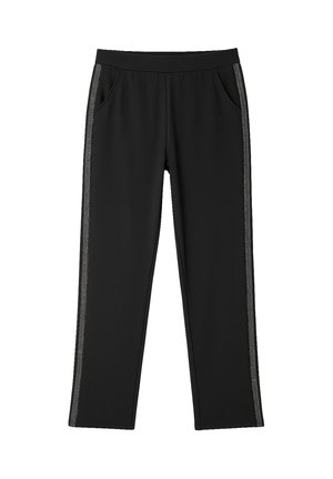 Schwarze Sporthose mit glatter Textur, ausgestattet mit einem breiten Taillenbund, Seitentaschen und kontrastierenden vertikalen Streifen entlang der Beine.
