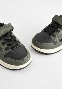 Next FASTENING ELASTIC - REGULAR FIT - Chaussures premiers pas - black