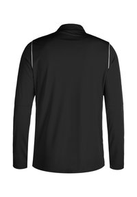 Zwarte langemouwen shirt gemaakt van een gladde stof. Heeft een kraag en contrasterende witte stiksels langs de schouders. Op maat gesneden pasvorm.