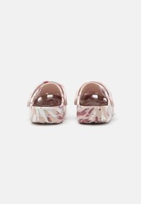Crocs Papucsszandálok - quartz/multi-coloured