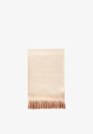 Beige wollen sjaal met een gradiënt van donkerder beige franjes, netjes opgevouwen op een witte achtergrond.