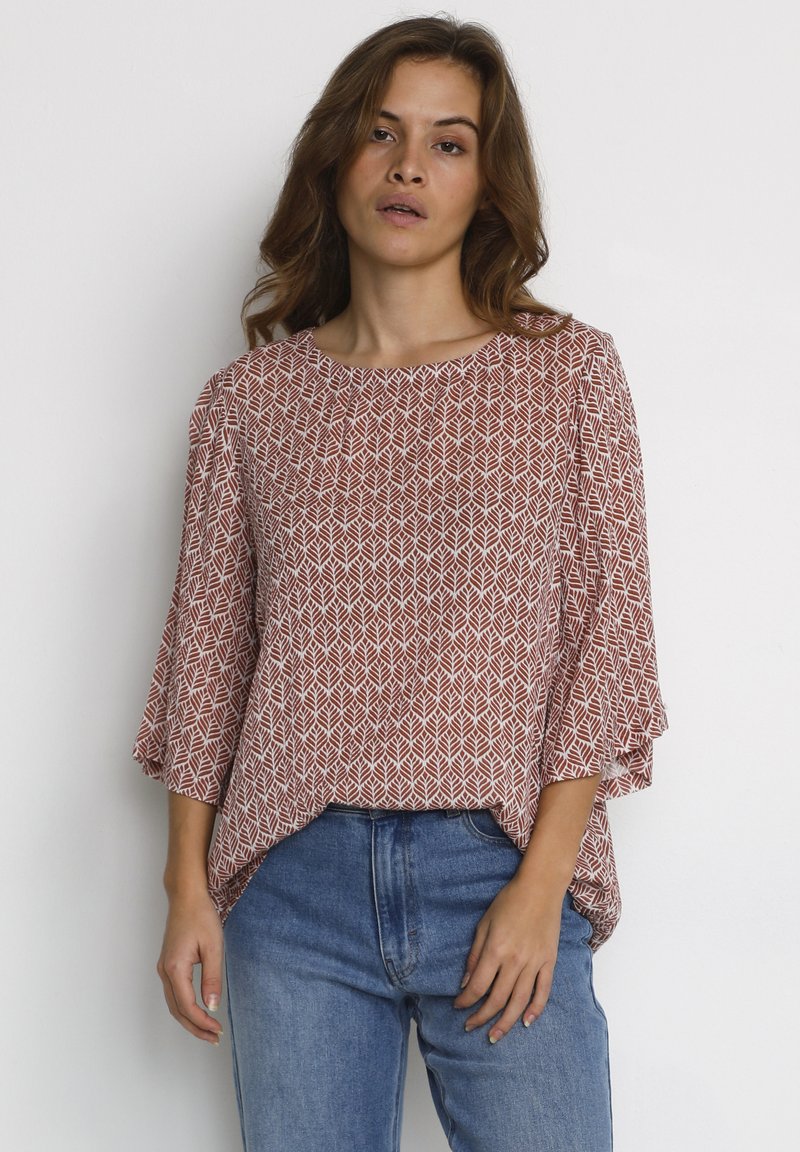 Kaffe - KAEBELLEN - Blusa - dusty red   chalk leaf, Ampliar