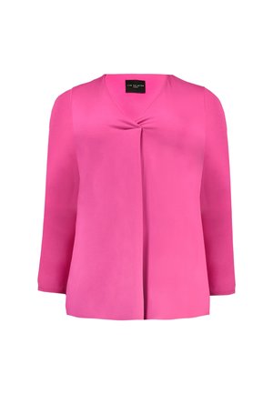 Helle pinke Damenbluse mit dreiviertel Ärmeln, V-Ausschnitt und einer vorderen Drehung unter dem Kragen.