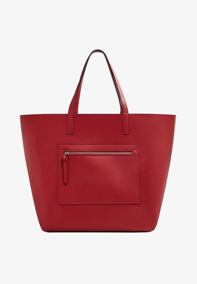 Bolso tote de cuero rojo con dos asas y un bolsillo exterior con cremallera en la parte frontal, exhibido sobre un fondo blanco.