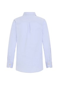 Camicia azzurro chiaro a maniche lunghe con un piega sul retro, polsini con bottone e colletto classico. Realizzata in tessuto morbido e priva di motivi visibili.