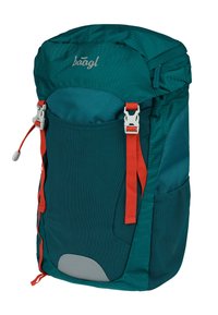 Tyrkysový batoh s oranžovými akcenty, vyrobený s texturovaným povrchem, nastavitelnou šňůrkou a bočními kapsami. Zahrnuje stříbrné kovové prvky a logo.