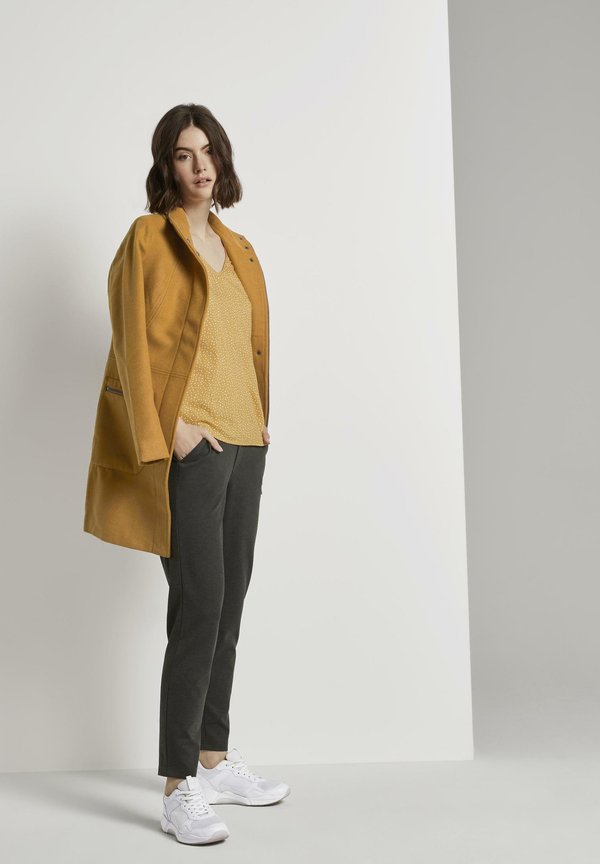 CONSTRUCTED PANTS - Trousers2