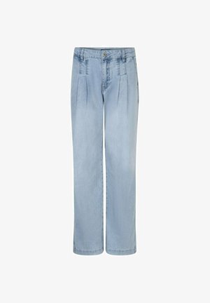 Lichtblauwe jeans met rechte pijpen en een hoge taille, voorzien van plooien aan de voorkant, riemlussen, knoopsluiting en zijzakken, afgebeeld op een witte achtergrond.