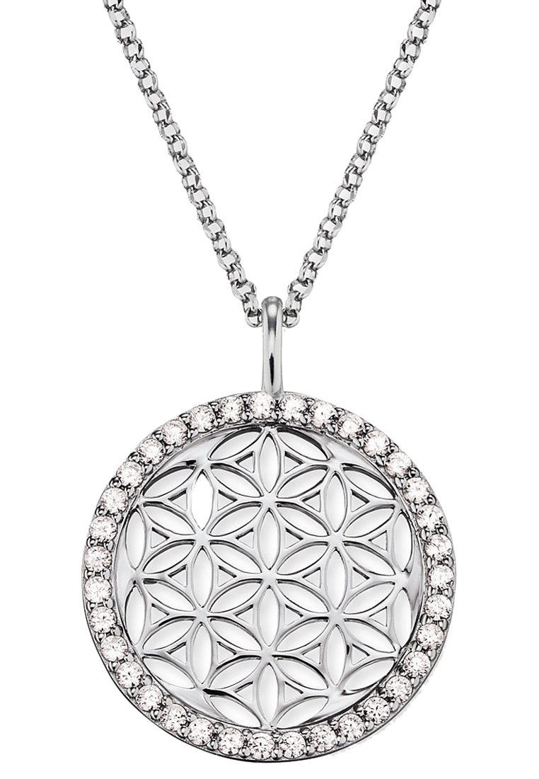 Collana con pendente in argento sterling caratterizzata da un design circolare con un motivo floreale, circondato da una fila di gemme trasparenti. La catena è a maglie.