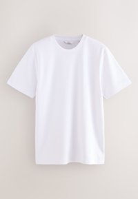 Effen witte T-shirt met korte mouwen en ronde hals getoond tegen een neutrale achtergrond.