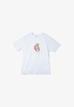 White cotton t-shirt featuring a colorful scorpion graphic and the text "SATURDAYS" below. Short sleeves, round neckline, relaxed fit.