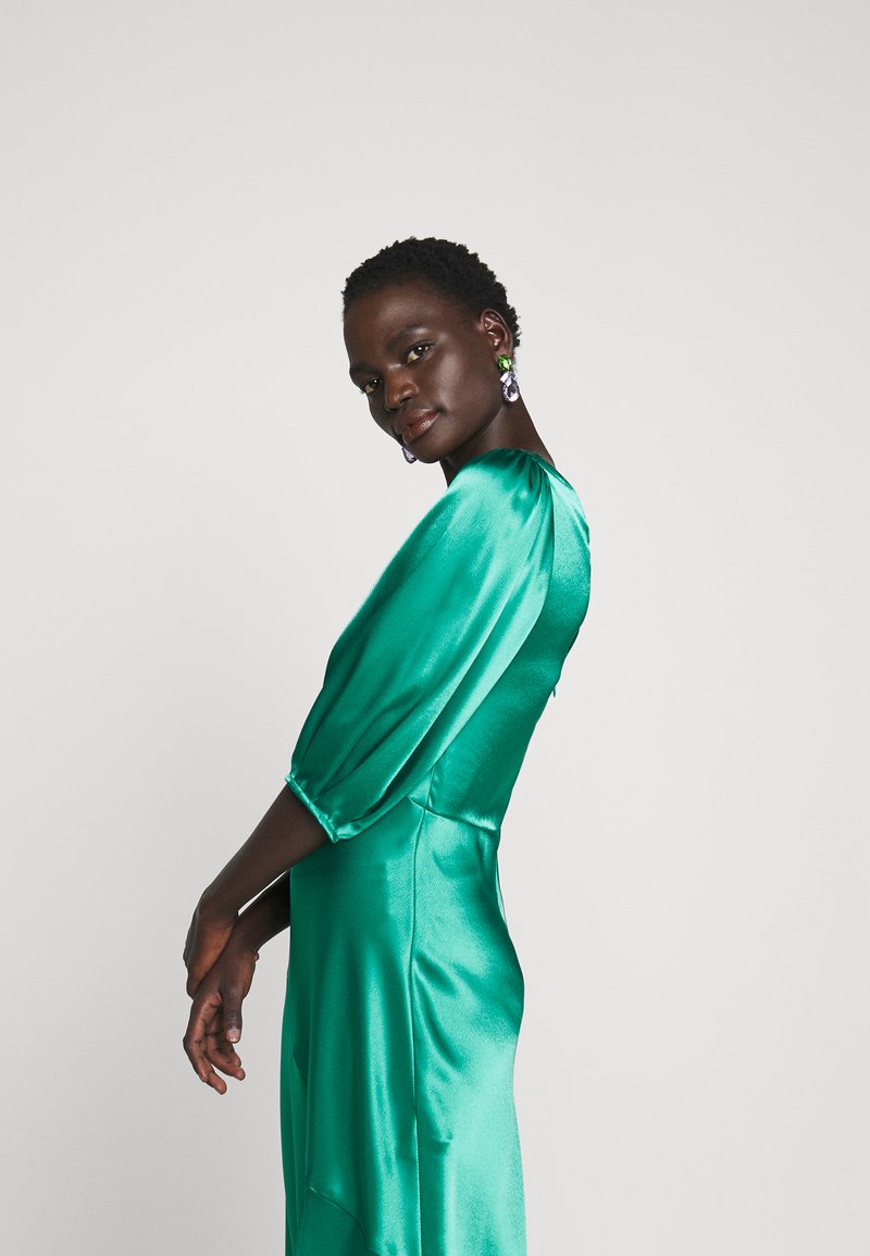 Allen Schwartz Louise Deep V Dress Hem Cocktailkleid Festliches Kleid Jade Grun Zalando De