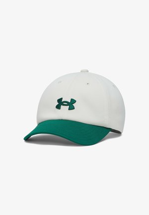 Witte honkbalpet met een groene gebogen klep en een groen Under Armour-logo aan de voorkant.
