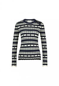 Světle modro-bílý pruhovaný svetr s vroubkovanou texturou, dlouhými rukávy a ozdobným detailem na rameni ve formě knoflíku.