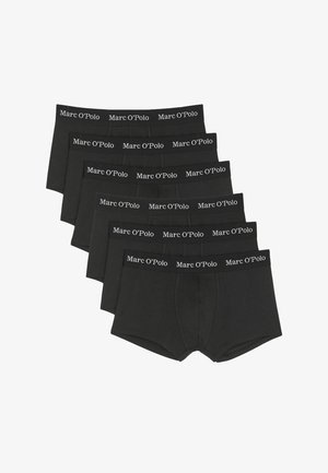 Czarne bawełniane bokserki z białą elastyczną gumką w pasie, ułożone w stos. Każda para ma miękką teksturę i dopasowany krój.