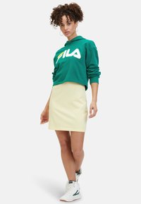 Fila LAFIA CROPPED LOGO - Jersey con capucha - aventurine