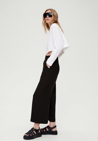 QS CULOTTE  - Broek - schwarz
