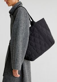 Scalpers NY QUILTED SP - Håndtasker - black
