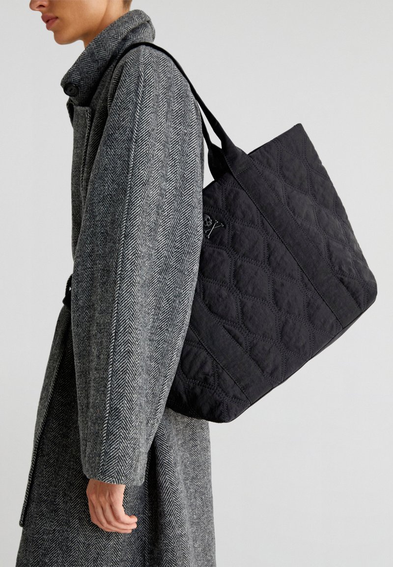 Scalpers NY QUILTED SP - Håndtasker - black