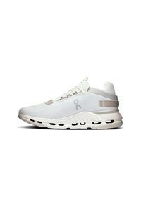 On CLOUDNOVA 2 - Sneakers laag - ice   sand