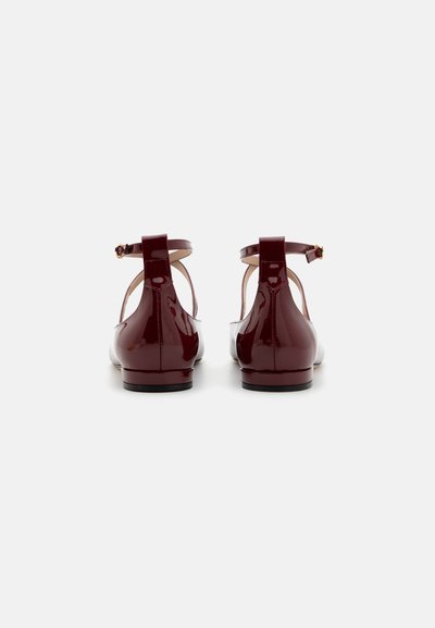 Stuart Weitzman EDEN STRAP FLAT - Ballerina's met enkelbandjes - rosewood
