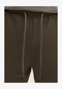 Wybrany, olive brown