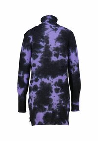 Langarm-Pullover mit einem Batikmuster in Lila und Schwarz, hohem Kragen und gerippten Bündchen. Weicher Stoff.