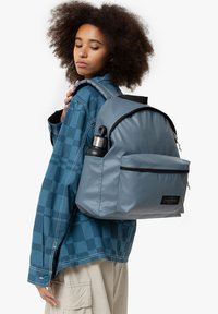Eastpak DAY PAK'R - Mochila - tarp stormy