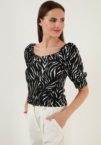LELA Slim Fit - Camicetta - striped black