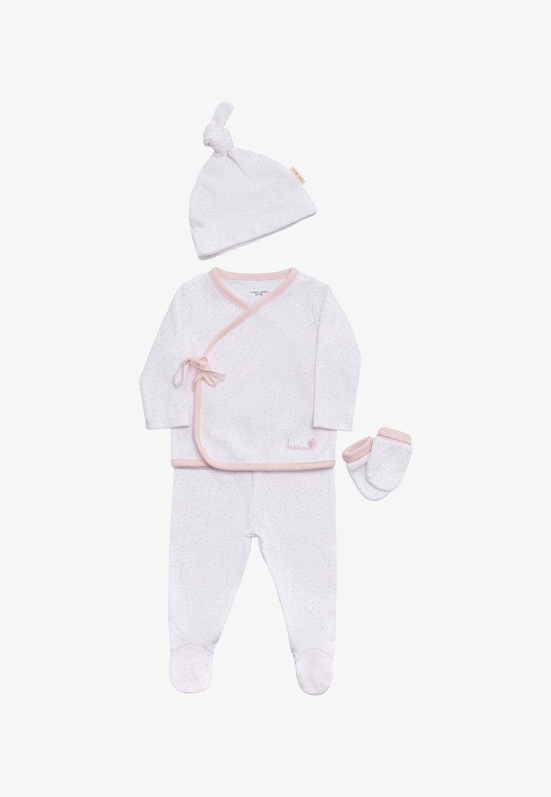 Conjunto de bebé blanco suave con ribetes rosa claro, que incluye un gorro con moño en la parte superior, una camiseta de manga larga tipo envoltura, pantalones con pies y manoplas con pequeños puntos.