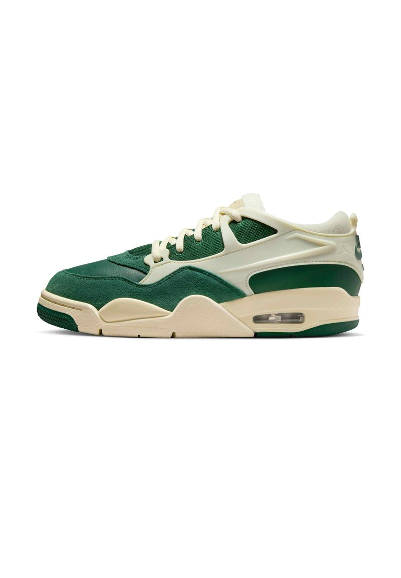 Sneaker verde e crema con tomaia strutturata, materiali in suede e mesh, forma arrotondata e ammortizzazione ad aria visibile nella suola.