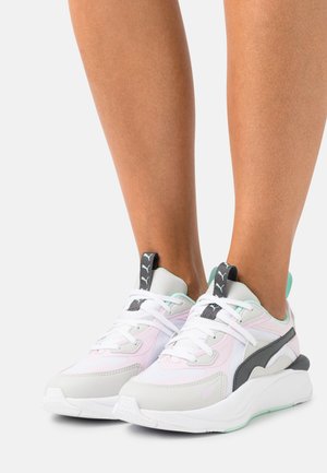 CURVE CORE - Sneakers basse - white/pink lady