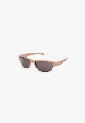 Gafas de sol rectangulares beige con lentes oscuras y un pequeño logo dorado en la patilla, mostradas sobre un fondo blanco.