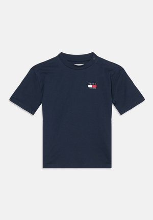 Marineblå kortærmet t-shirt til småbørn med lille Tommy Hilfiger-logo på brystet og trykknapper på skulderen.
