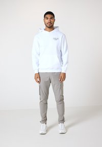 CLOSURE London STACKED PARADISE HILLS TEXT HOODIE - Sweatshirt - white