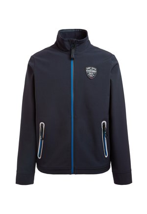 Chaqueta softshell azul marino con cuello alto, cremallera azul, dos bolsillos frontales con cremalleras y un parche de logo en el pecho.