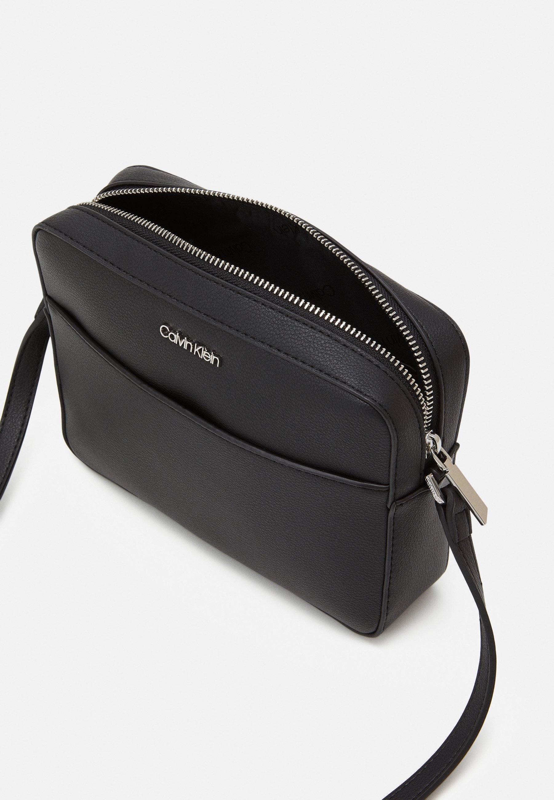 calvin klein must camera bolsa