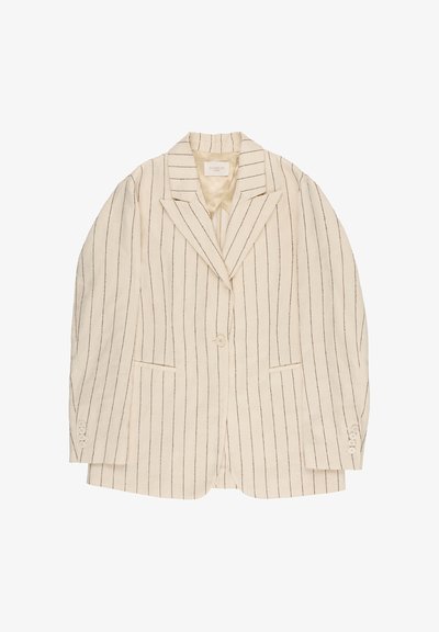 Beiger Ein-Knopf-Blazer mit dünnen vertikalen schwarzen Streifen, aufgeschlagenem Revers, zwei Fronttaschen und Knopfdetails an den Ärmeln.