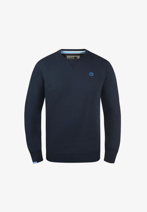 Felpa blu navy con scollo a V, polsini e orlo a costine, con un piccolo logo blu sul petto e dettaglio interno del colletto a righe.