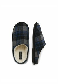 Chaussons à carreaux avec une palette de couleurs grise et bleue, fabriqués en tissu doux et doublés de fausse fourrure crème pelucheuse. Semelles en caoutchouc noir durables.