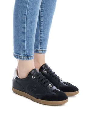 Carmela, Zapatillas - black